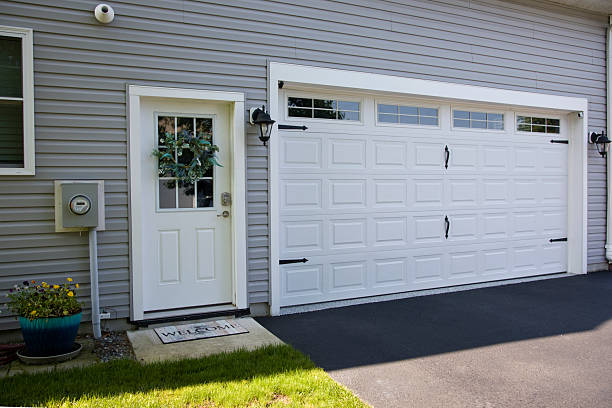 24/7 Emergency Garage Door Panel Replacement experts in Fulton, TX